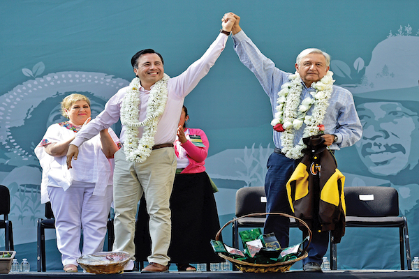 ALIADOS. El presidente López Obrador fue acompañado por el gobernador Cuitláhuac García. FOTO: GOBIERNO DE LA REPÚBLICA /CUARTOSCURO.COM