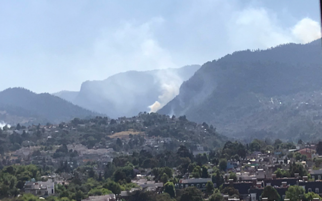 Servicios de emergencia se encuentran en el lugar por cualquier percance. FOTO: @Lila_Whitt