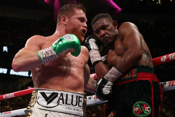 Canelo recibió dicha distinción,
por encima del pugilista Mikey García.FOTO: ESPECIAL