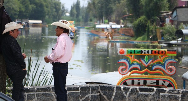 Habitantes de la alcaldía Xochimilco.