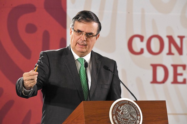 Ayer, el canciller Marcelo Ebrard aseguró que no perdonarán a las bandas de tratantes de personas; además, enfatizó que los logros del G-20 servirán para unificar acciones contra el desplazamiento de personas y la migración. Foto: Pablo Salazar Solís