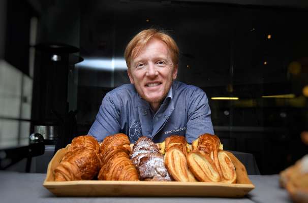 Se distingue por utilizar levadura natural para crecer sus panes y pasteles, además de su máquina fermolevain. Foto: Nayeli Cruz