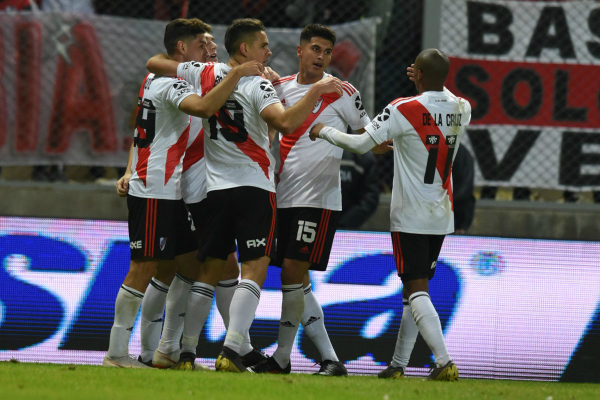 Penaltis le dan a River Plate el pase a los octavos de final