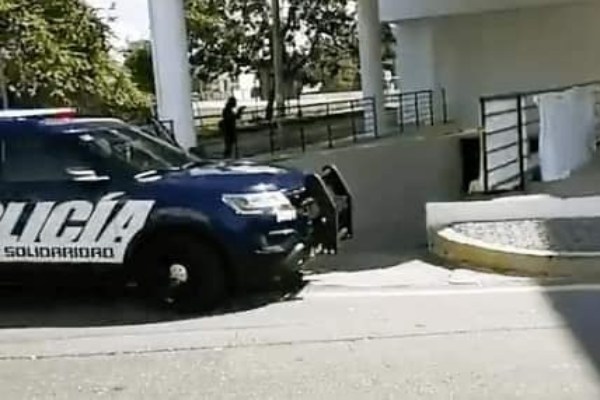 En punto de las 9:30 horas un par de sicarios llegó al lugar y dispararon contra del funcionario. Foto: Especial