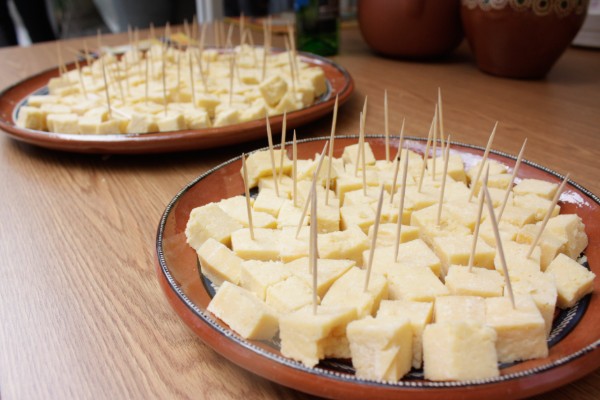 21 personas intoxicadas por queso