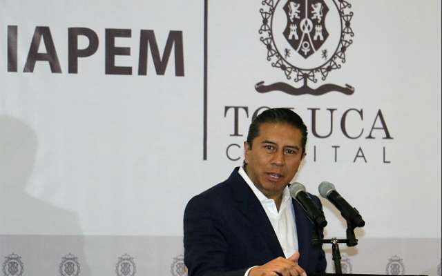 El alcalde de Toluca durante un evento. FOTO: Especial