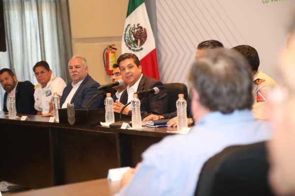 El gobernador Francisco García Cabeza de Vaca, clausuró los trabajos del Taller de Seguridad Ciudadana. Foto: Especial