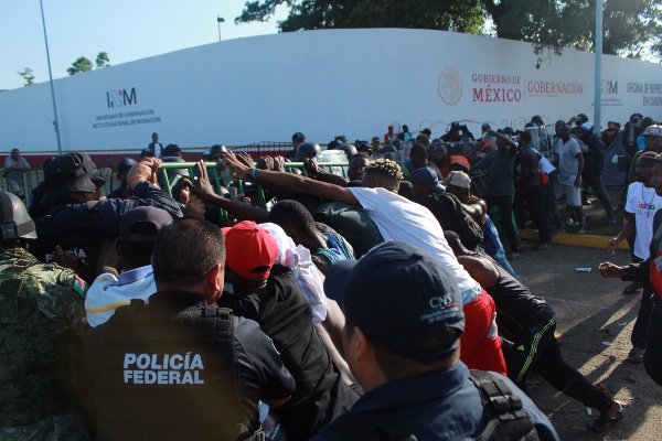 INM_Protesta_Africanos_tapachula