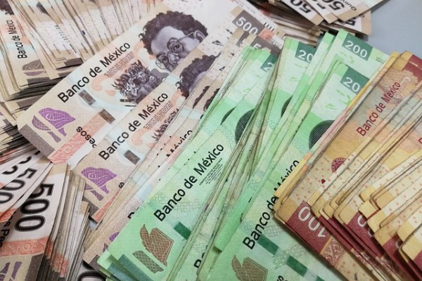 El riesgo país de México aumentó ocho unidades. FOTO: Pixabay.