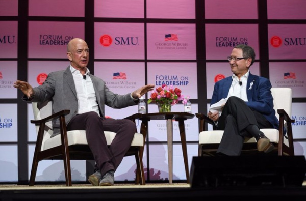 Bezos ha desbancado a Bill Gates y Carlos Slim, el hombre más rico del mundo. FOTO: @JeffBezos