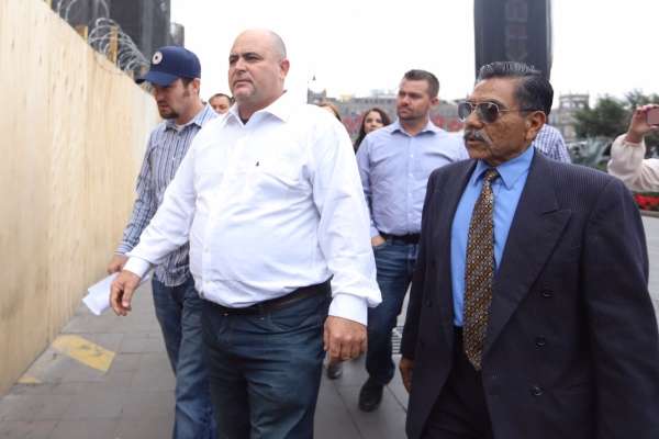 Adrián LeBarón declaró que en un mes se reunirán de nuevo con el Presidente. FOTO: Víctor Gabhler