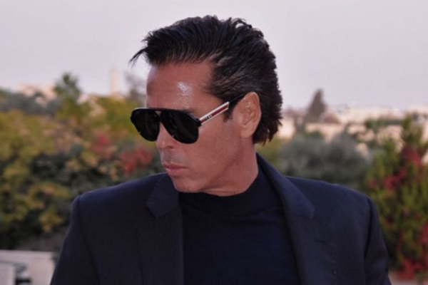 roberto palazuelos mujeres