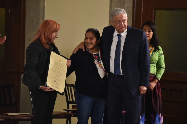 AMLO-DH-premio
