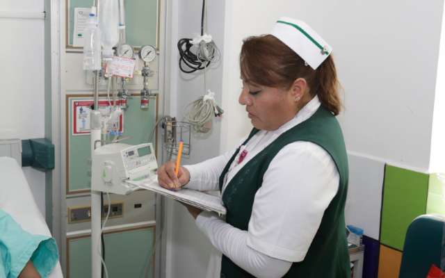 BAJO LA LUPA. La Ley General de Salud estipula que los servicios
médicos públicos deben ser gratuitos. Foto: Agencia Enfoque