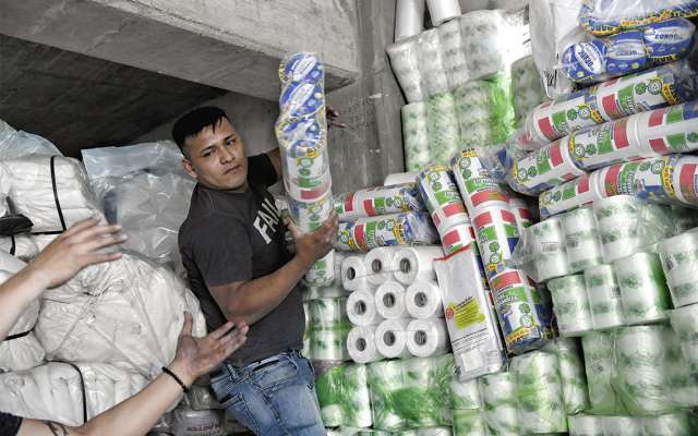 ECOS DE LA INDUSTRIA. La ONU señala que al año
se producen más de 400
mil millones de toneladas de plástico; sólo 9% es reciclado. Foto: Nayeli Cruz